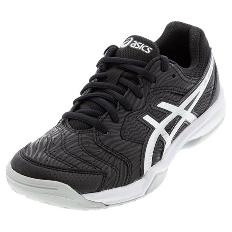 black tennis shoes for women